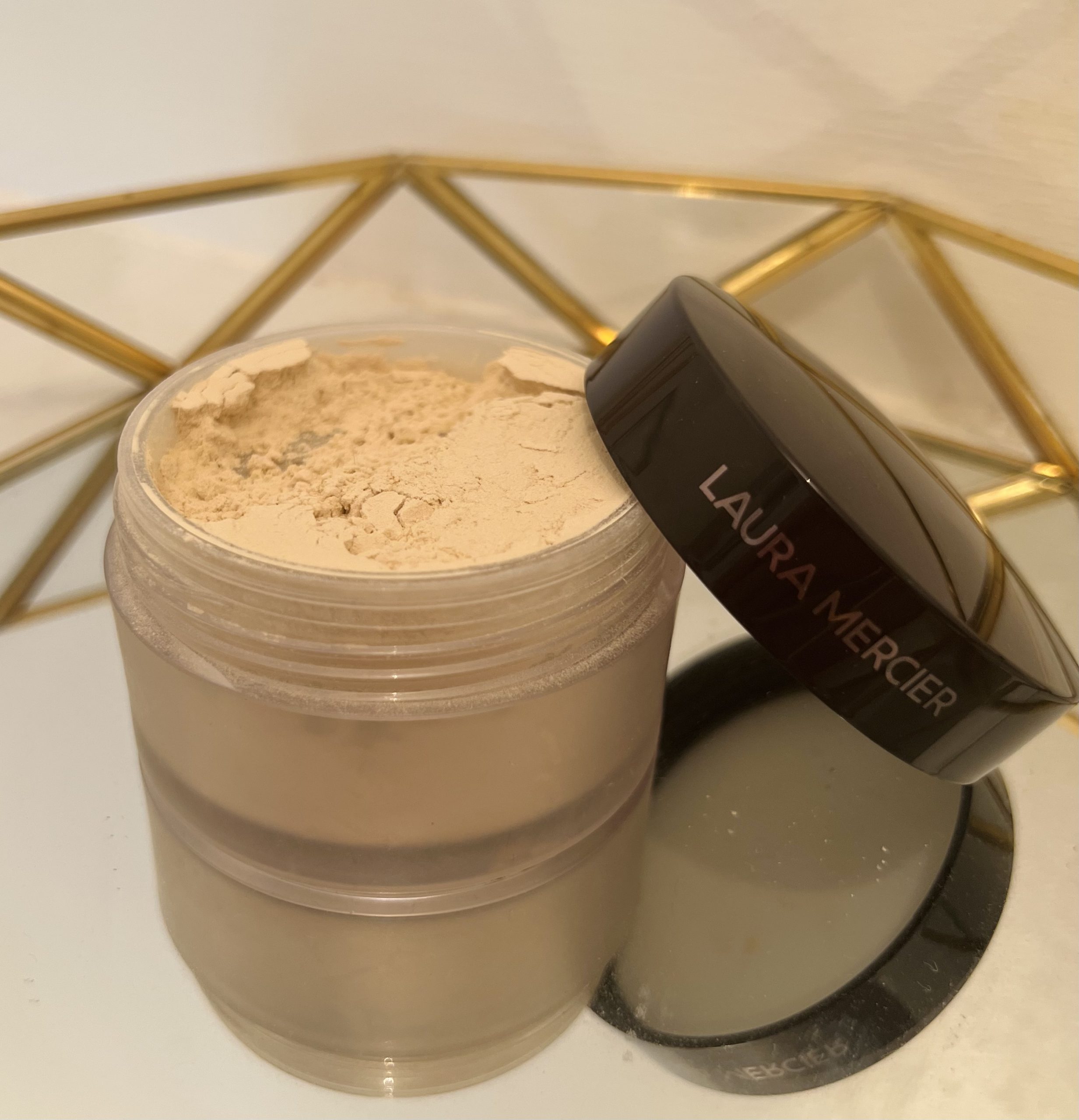 Setting Powder or Setting Spray? How to Set Your Make Up How to Set